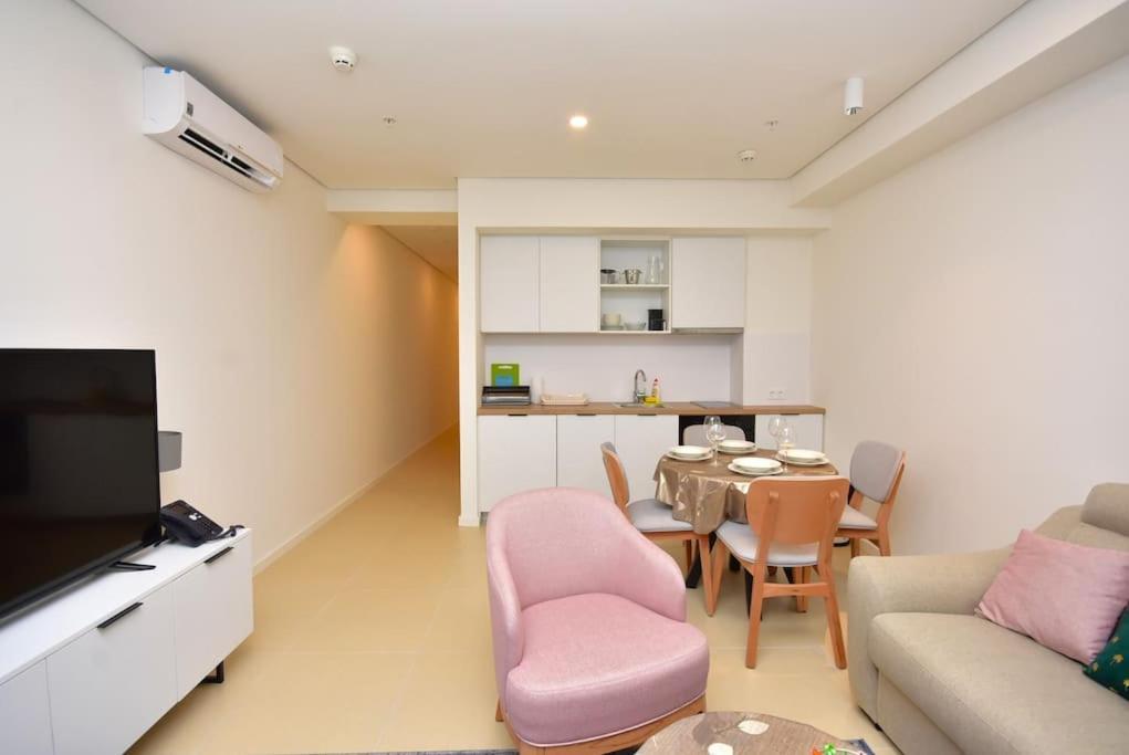 Brand New ! Seaside Apt With Poolview & Parking Budva Exterior photo